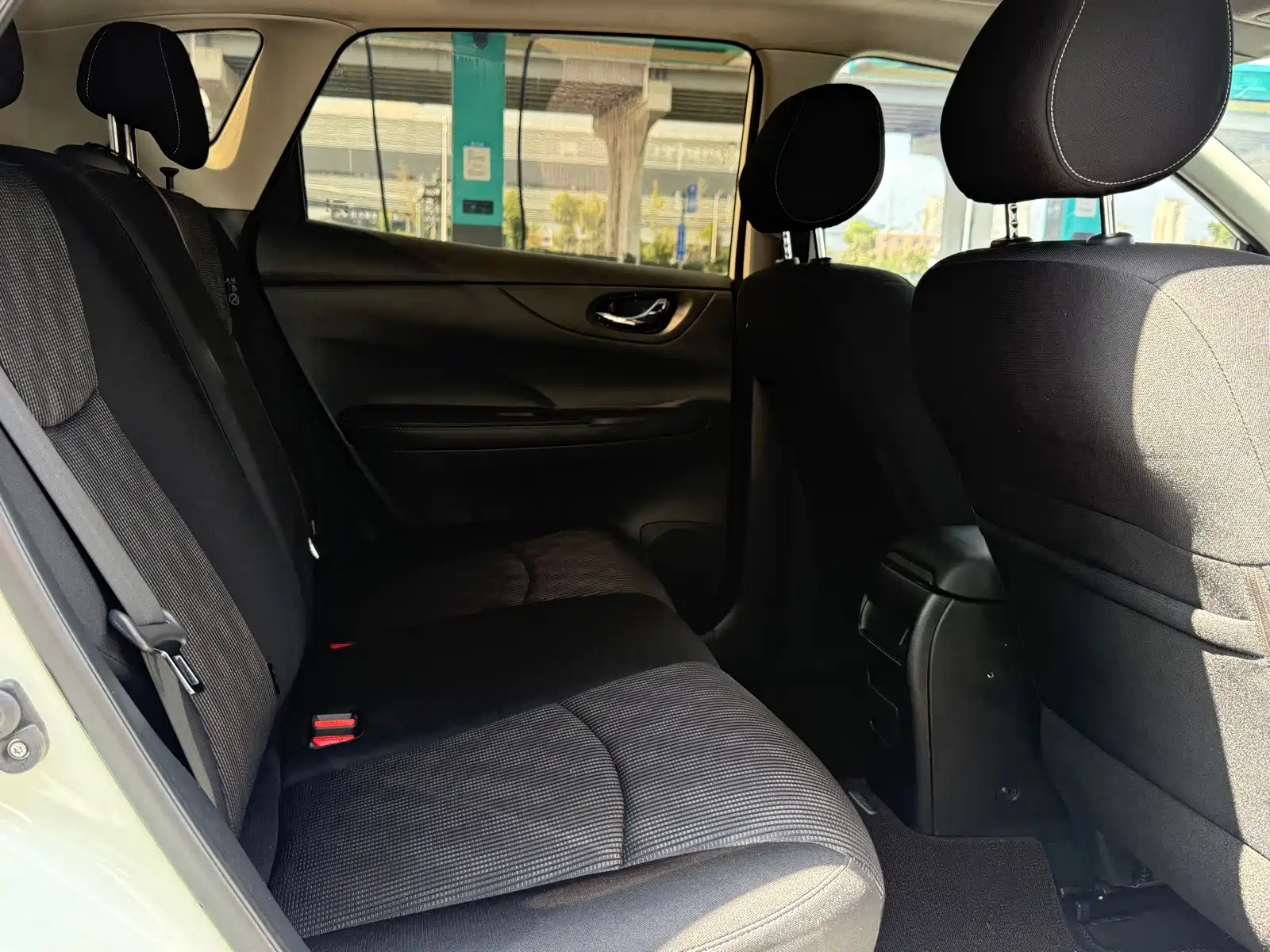 Photo 13 - Nissan Tiida
