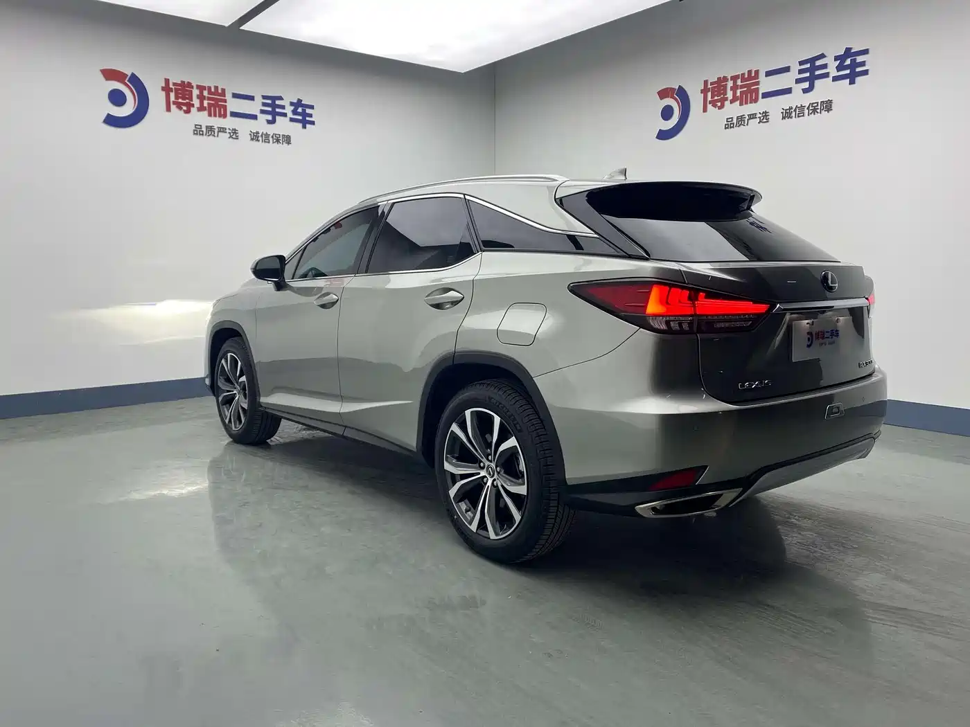 Lexus RX 2020 Facelift 300 AWD Elegance Edition фото 5