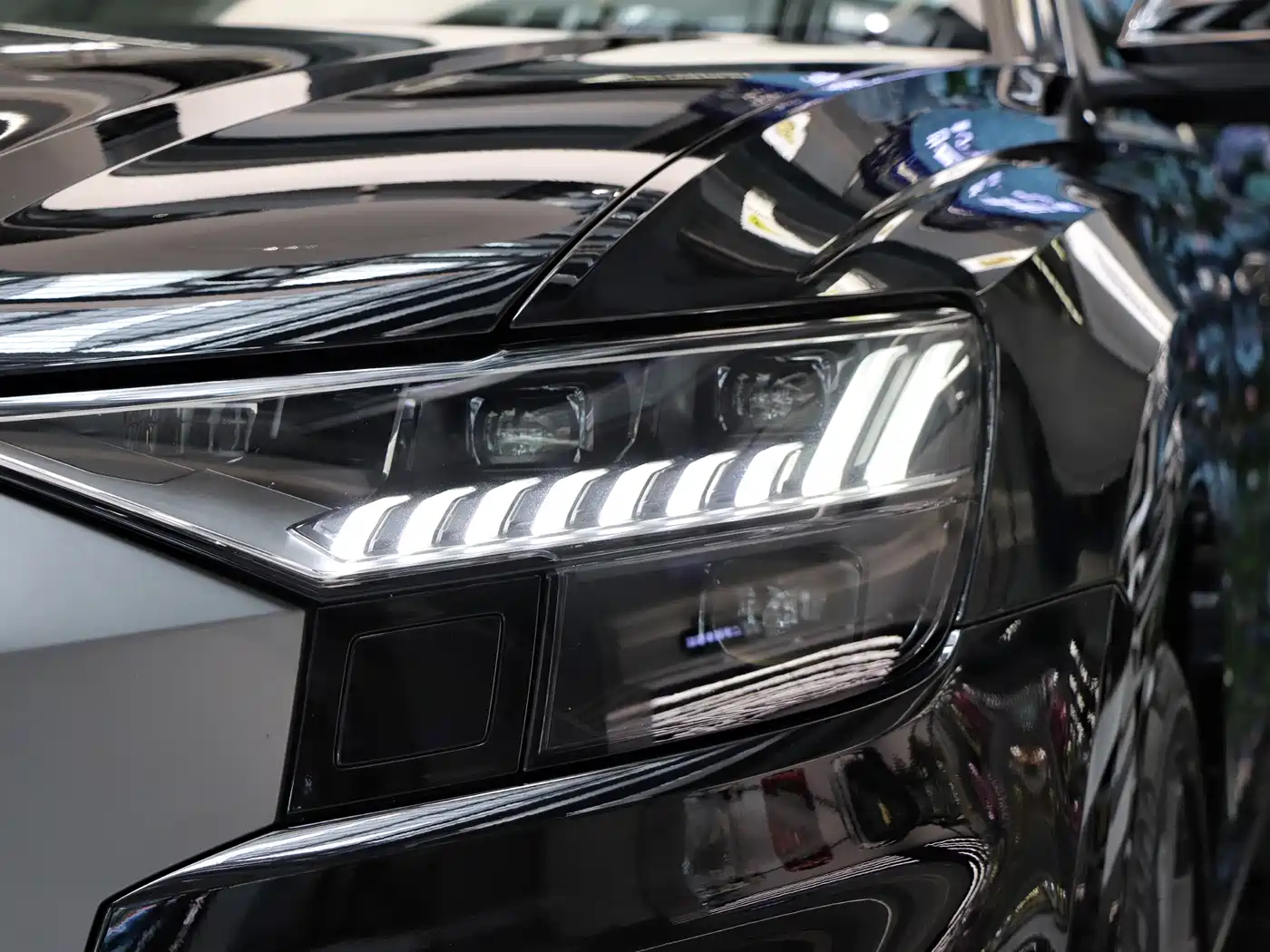Audi Q8 2022 55 TFSI Luxury Dynamic фото 39