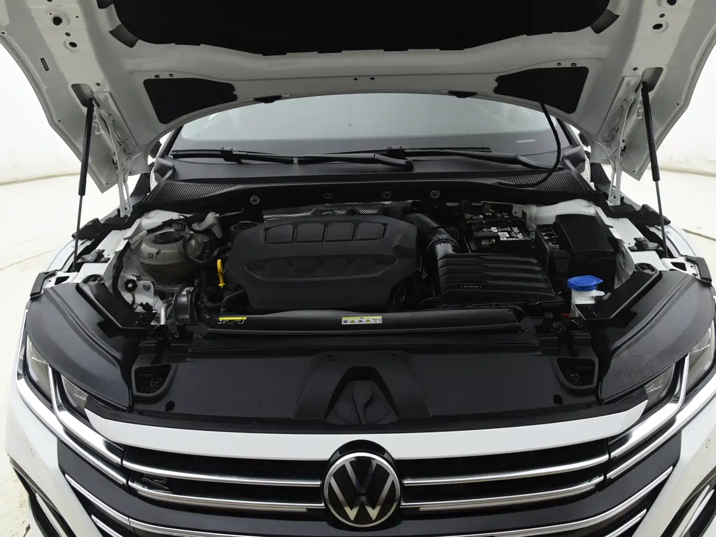 Volkswagen FAW-Volkswagen CC 2024 380TSI Eye-catching Public Sharing Edition фото 15