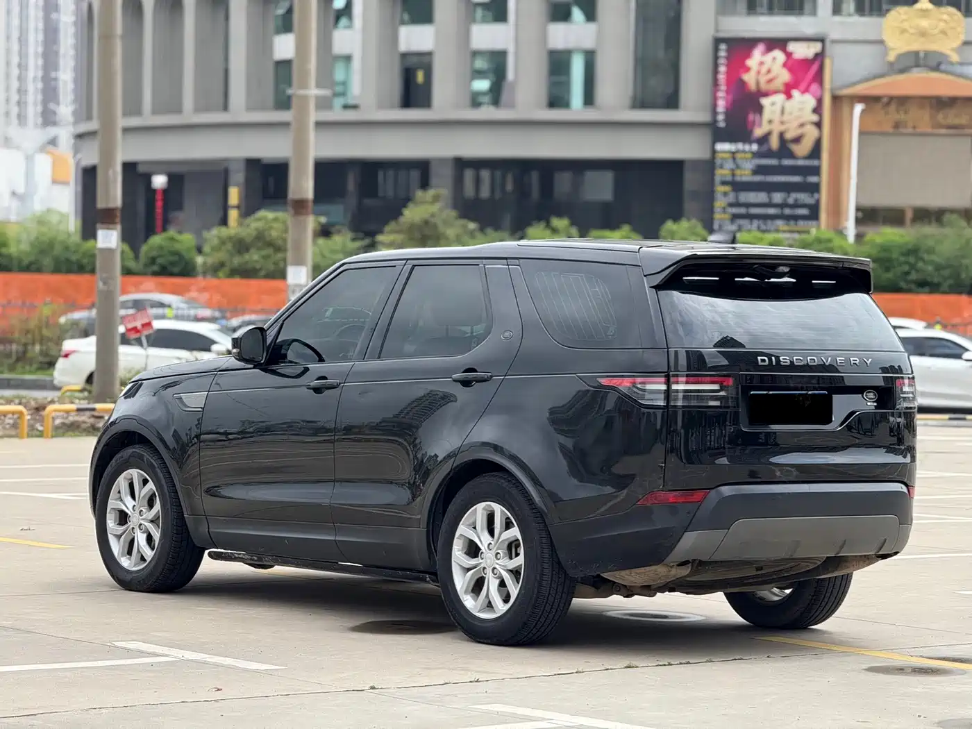 Land Rover Discovery 2017 3.0 SC V6 SE фото 7