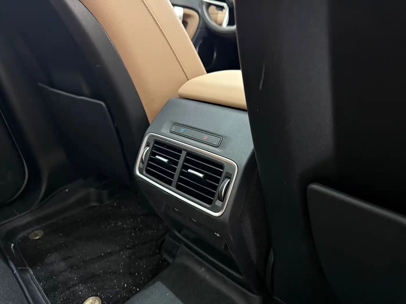 Land Rover Discovery Sport 2024 Performance Technology Edition фото 10