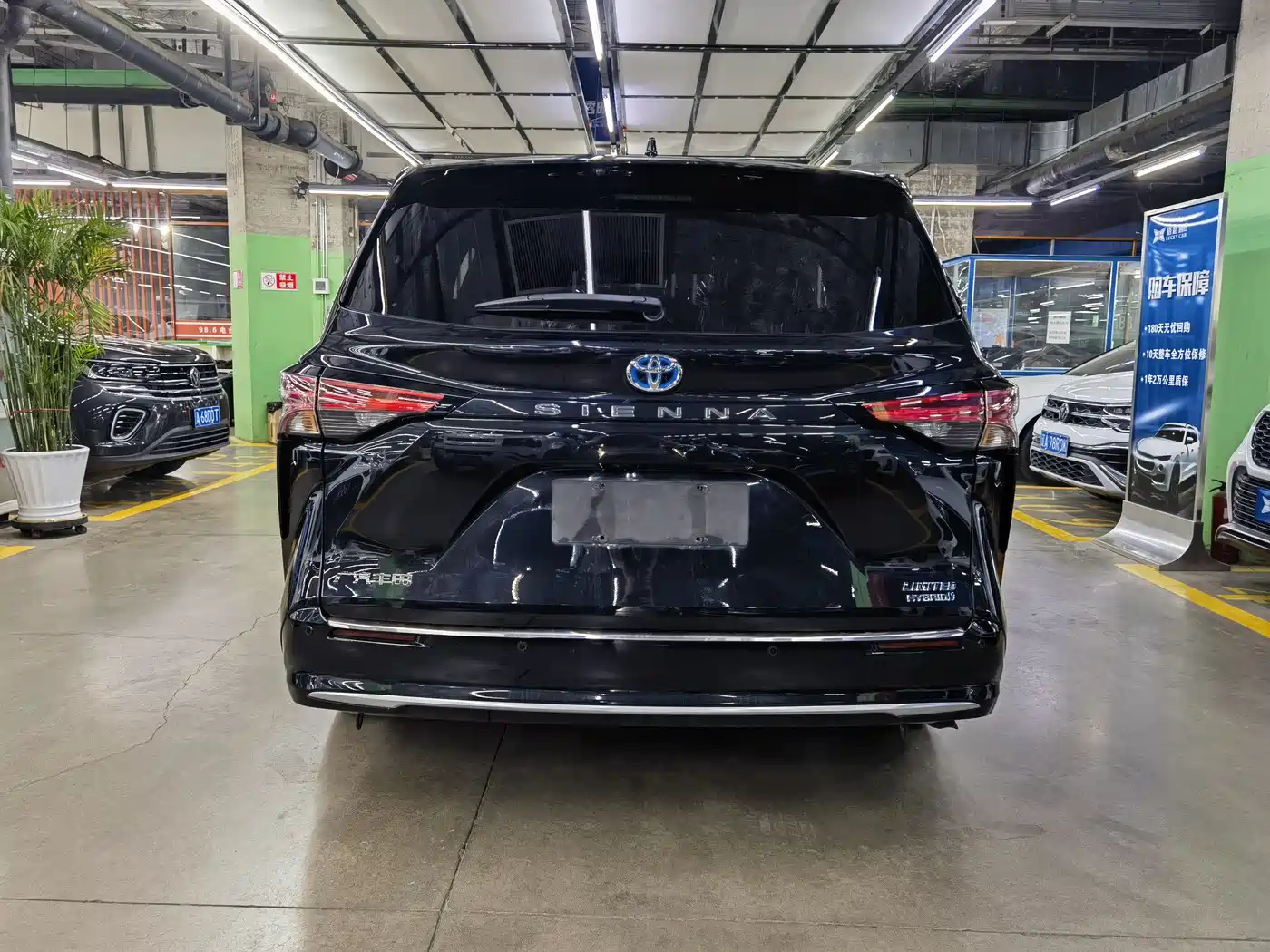 Toyota Sienna 2021 2.5L Hybrid Premium Edition фото 5