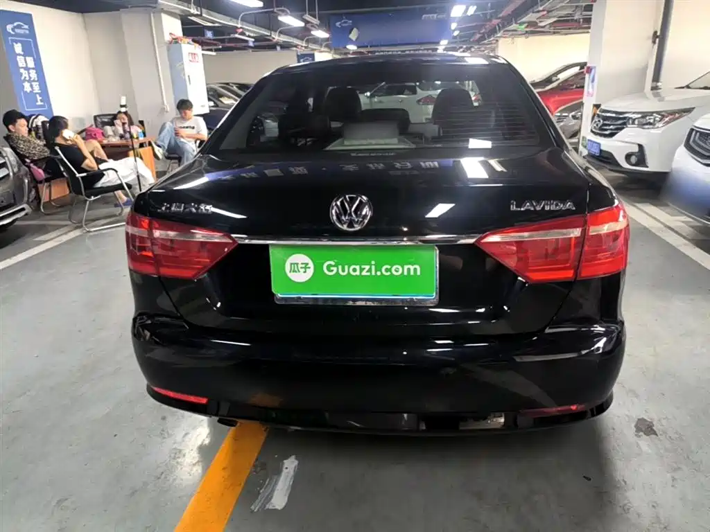 Volkswagen Lavida 2013 Facelift Classic 1.6L Automatic Comfort фото 6