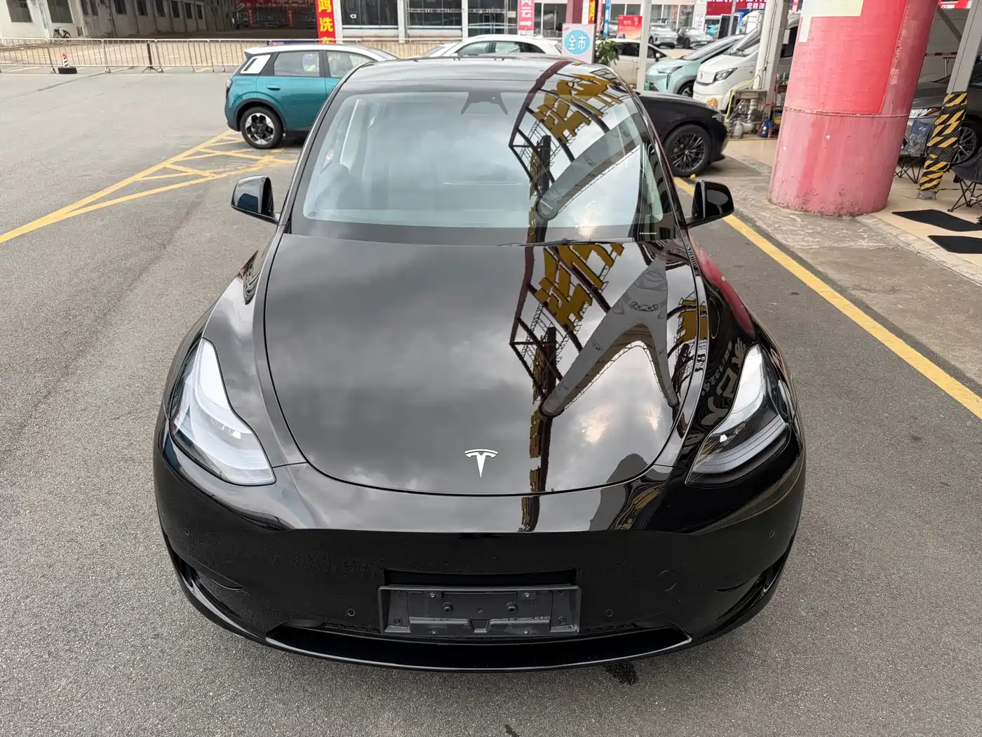 TESLA MODEL Y