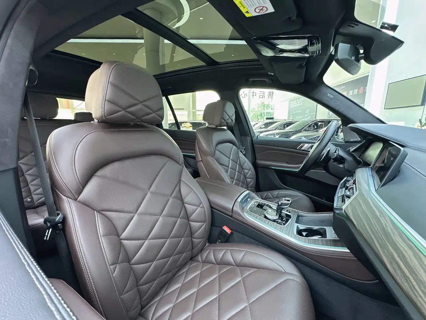 BMW X5 2022 Model xDrive 40Li M Sport Package фото 13