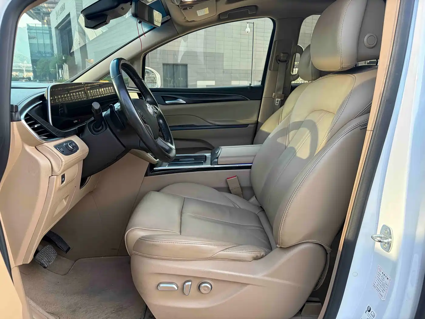 Buick GL8 2021 ES Landlord 653T Premium фото 4