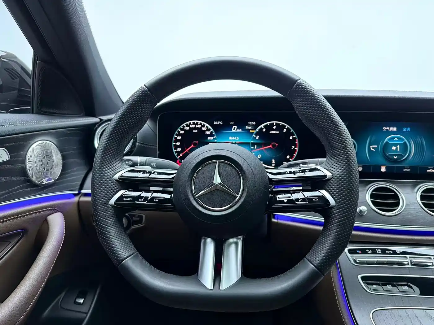 Mercedes-Benz E-Class 2023 E 300 L Luxury фото 19