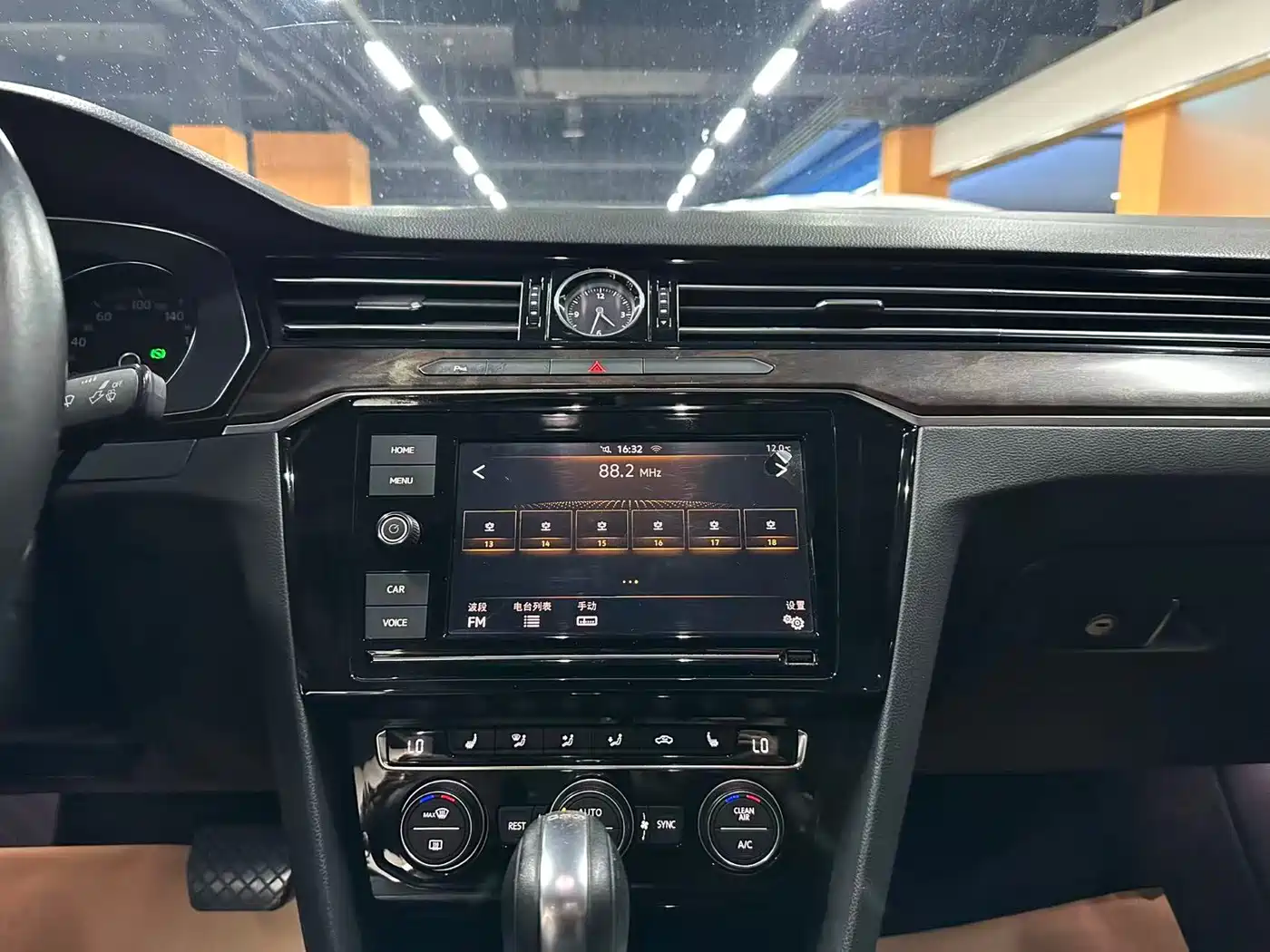 Volkswagen Magotan 2019 330TSI DSG Luxury Class China VI фото 12