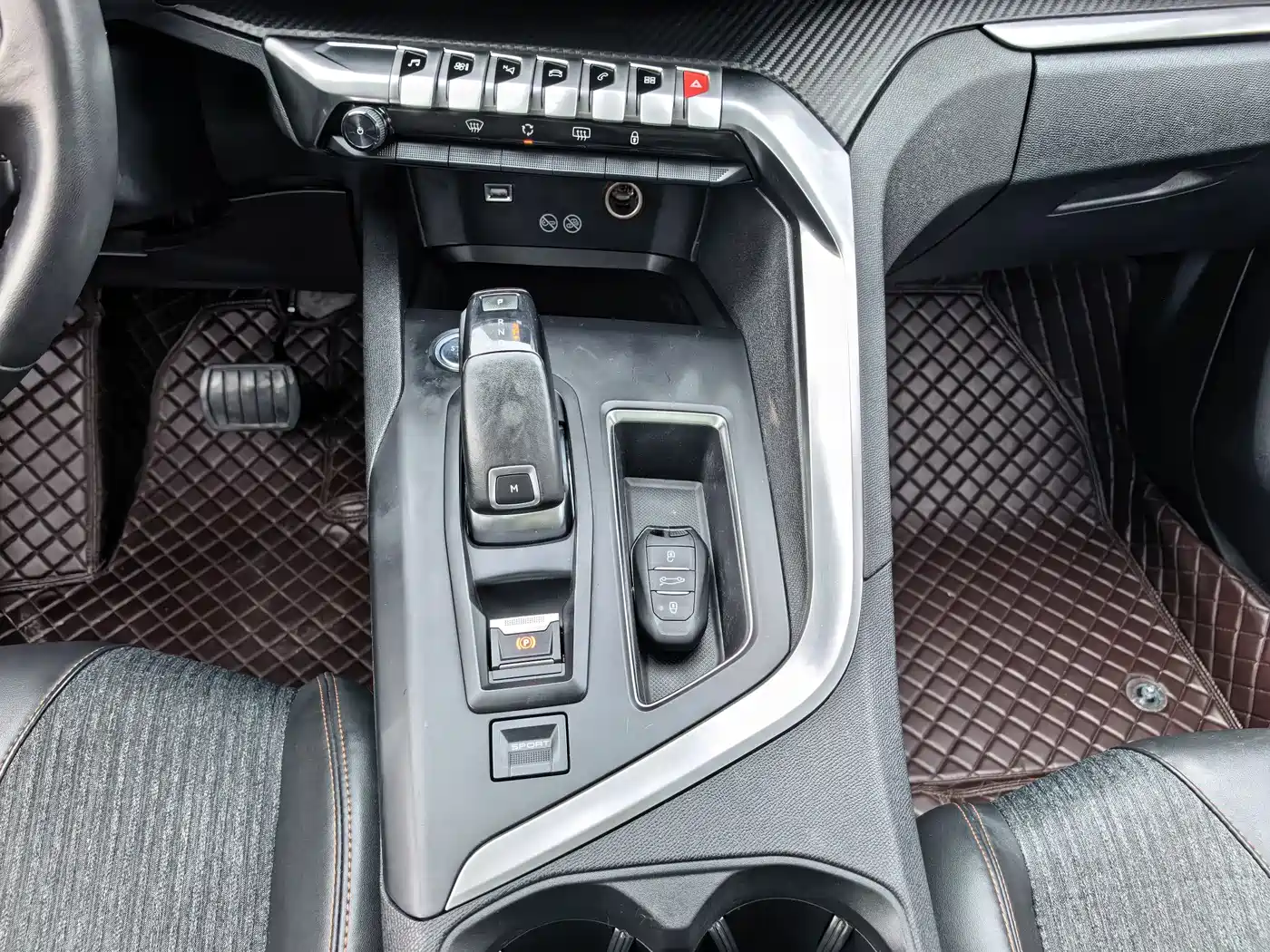 Peugeot 5008 2017 350THP 7-seat Elite Edition фото 12