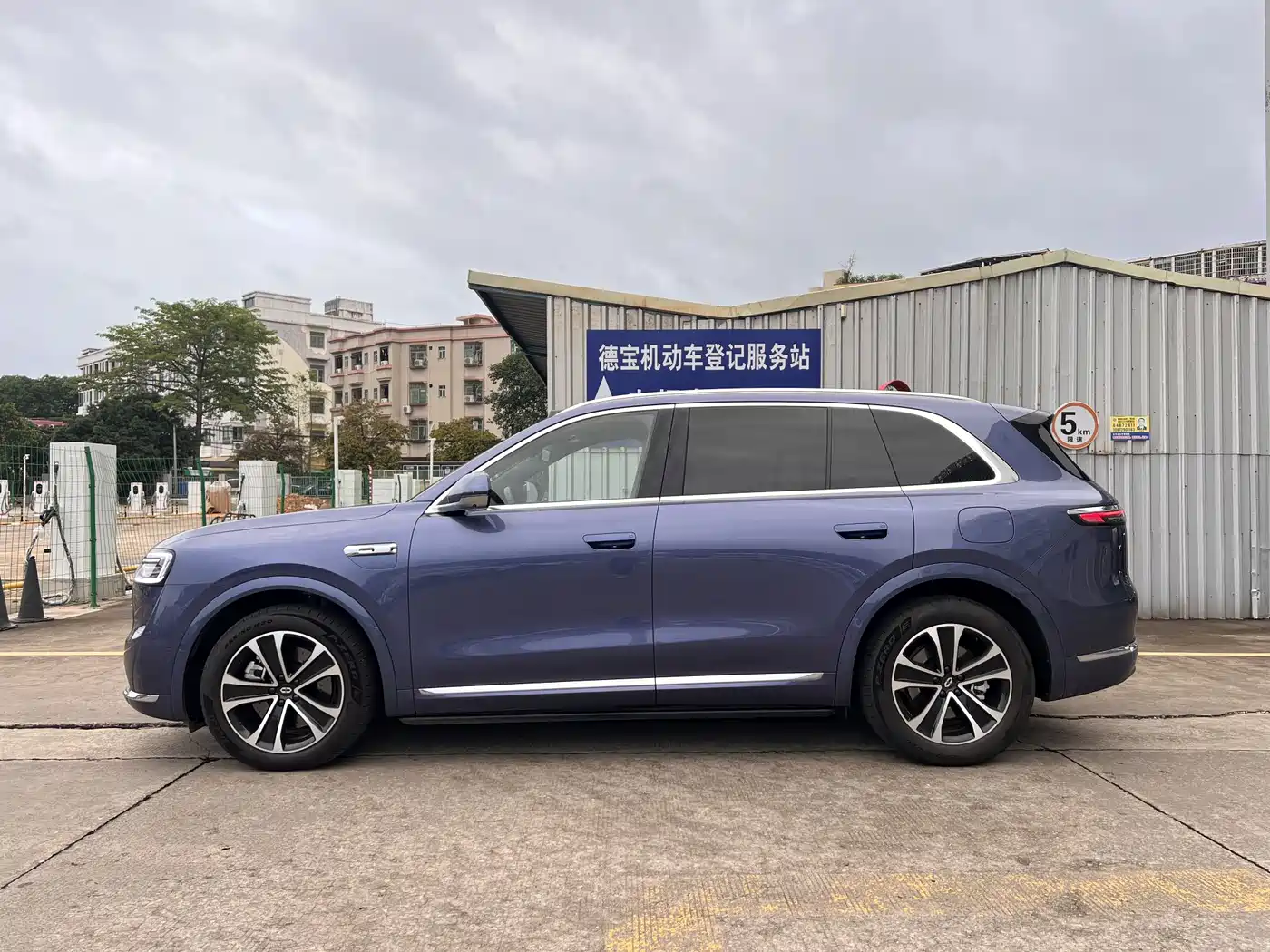 AITO Wenjie AITO M7 2026 Extended Range Ultra AWD 5-Seater фото 7