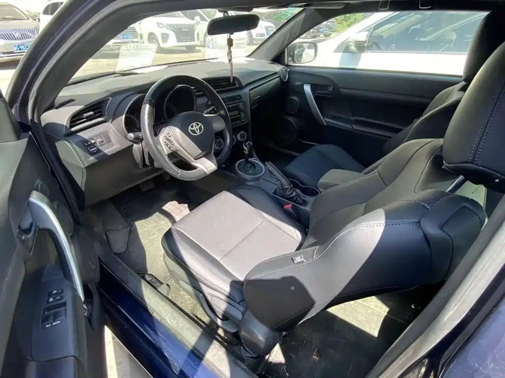 Toyota Zelos 2012 2011 2.5L Luxury Edition