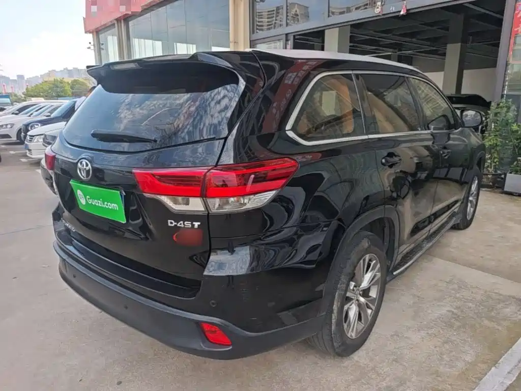 Photo 7 - Toyota Highlander