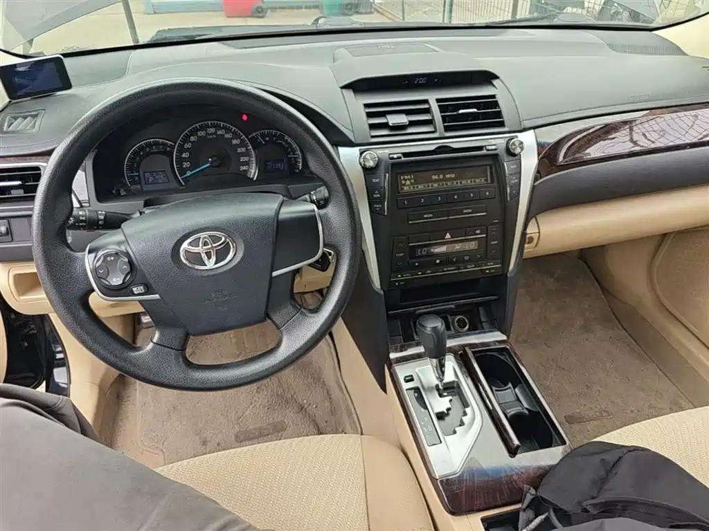 Toyota Camry 2015 2.0E Elite Edition фото 16