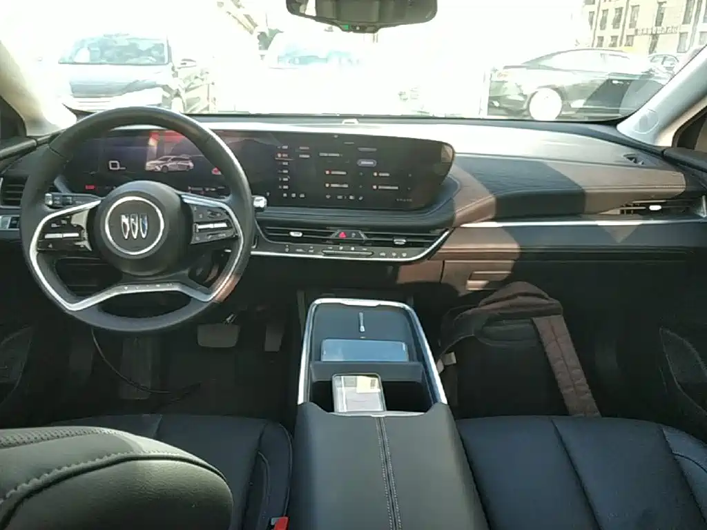 Buick LaCrosse 2025 2025 Model 28T Platinum Edition