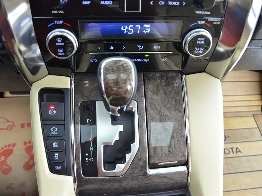 Toyota Alphard 2020 Hybrid 2.5L Premium Edition фото 10