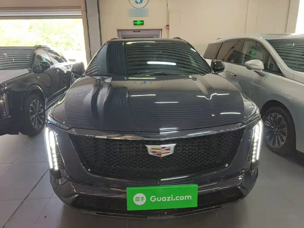 Photo 3 - Cadillac XT5