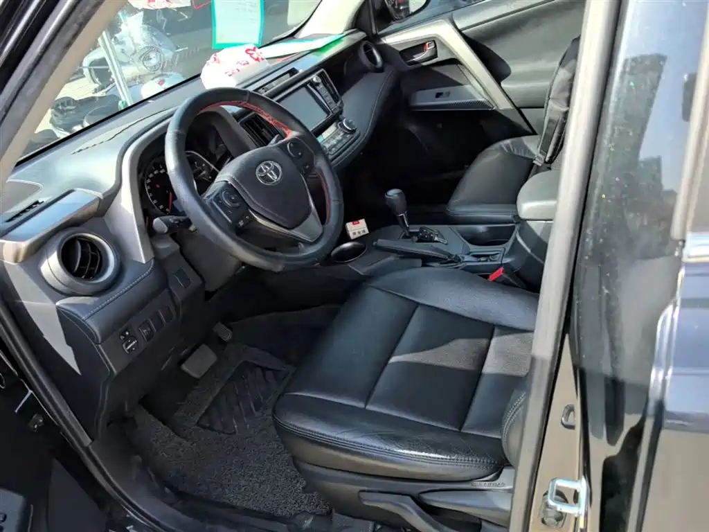 Toyota RAV4 Rongfang 2015 2.0L CVT 2WD Trend Edition фото 15