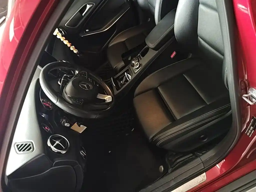 Mercedes-Benz GLA 2018 GLA 200 Dynamic фото 15