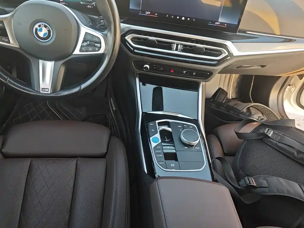 Фото 14 - BMW i3