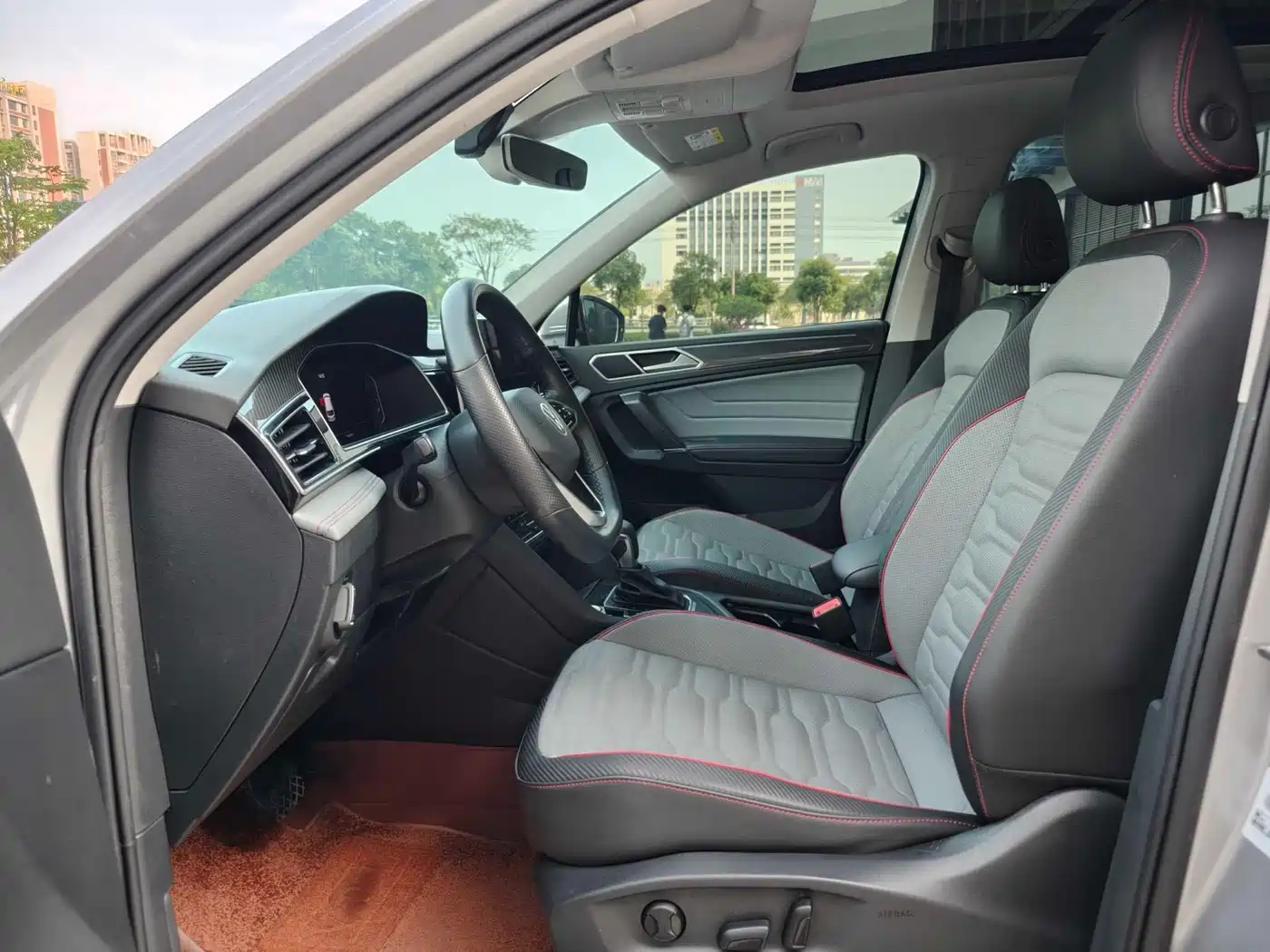 VOLKSWAGEN TIGUAN L NEW ENERGY