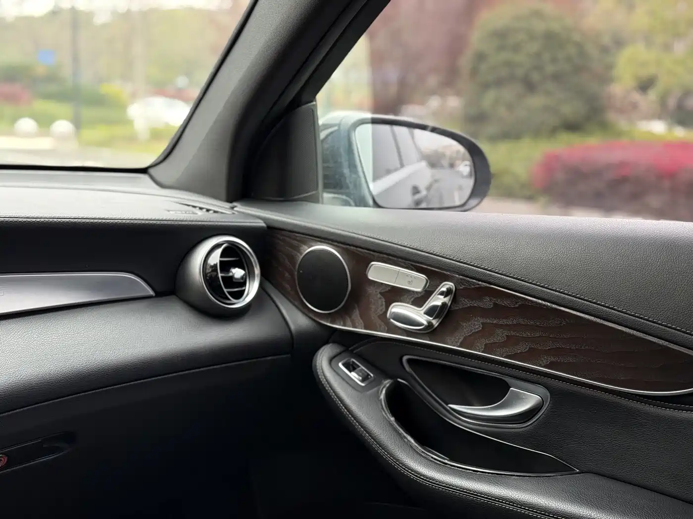 Mercedes-Benz GLC 2016 GLC 300 4MATIC Dynamic фото 9