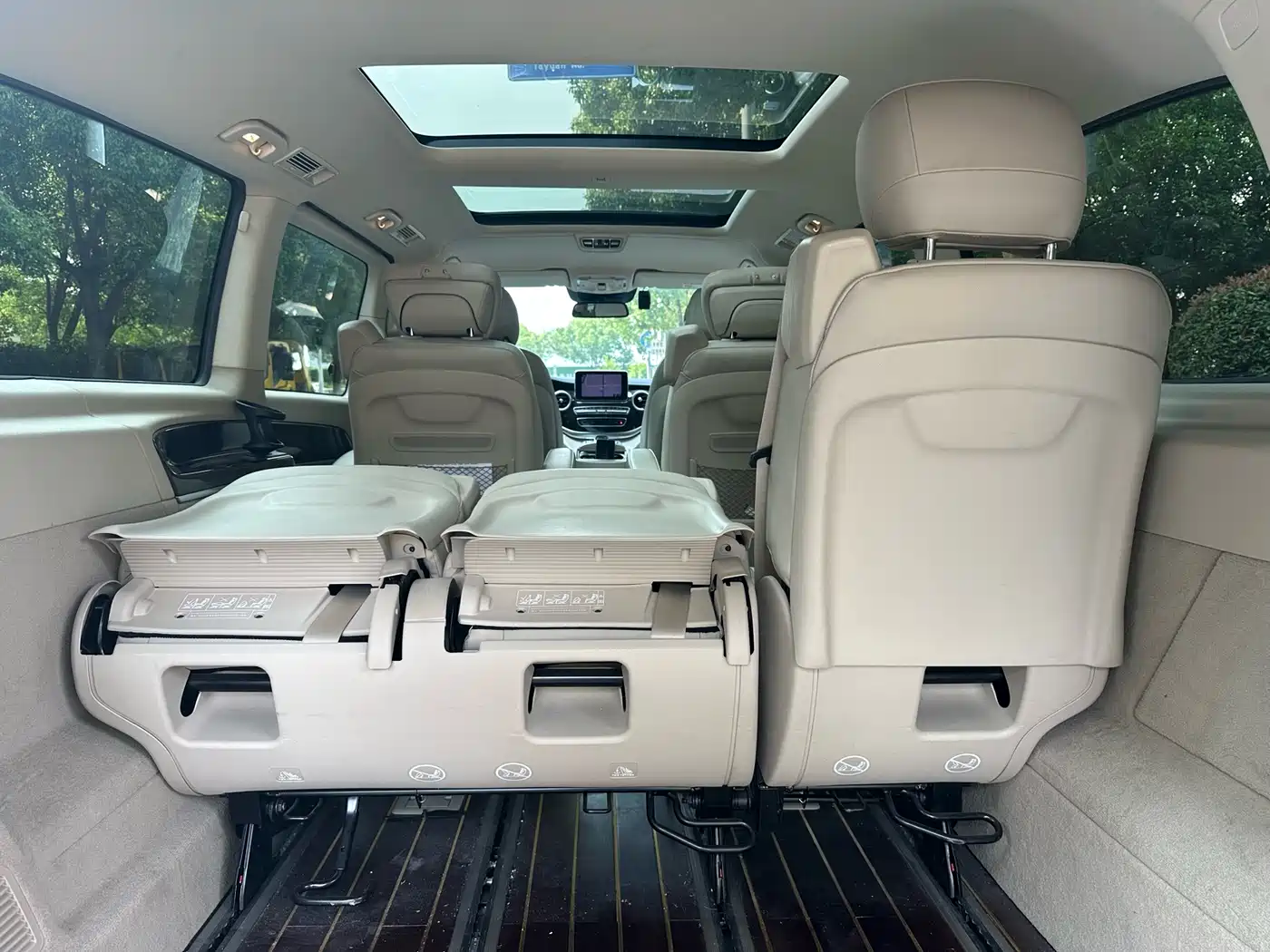 Mercedes-Benz V-Class 2018 V 260 L Premium Long Wheelbase Edition China VI фото 27