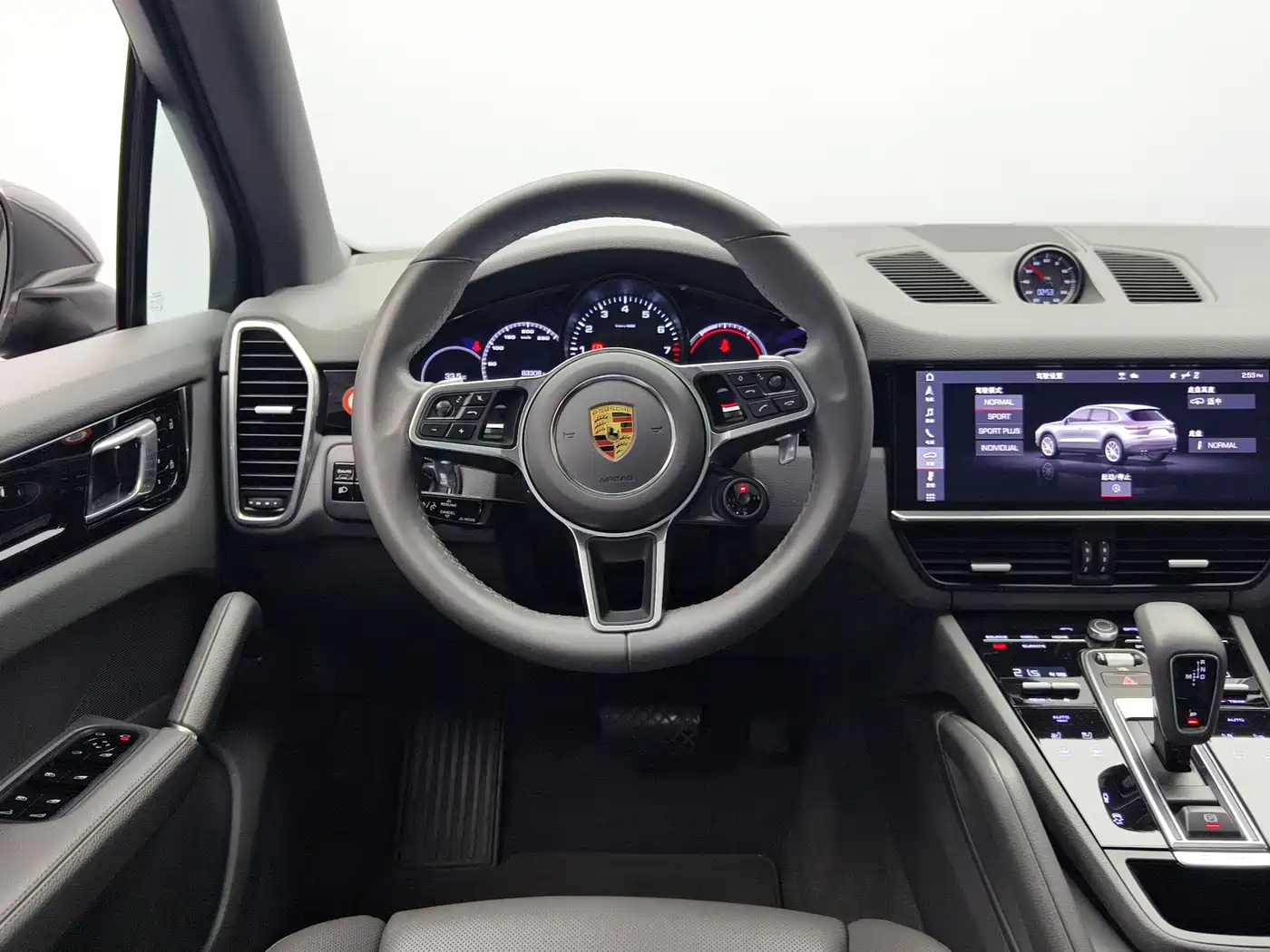 Porsche Cayenne фото 10