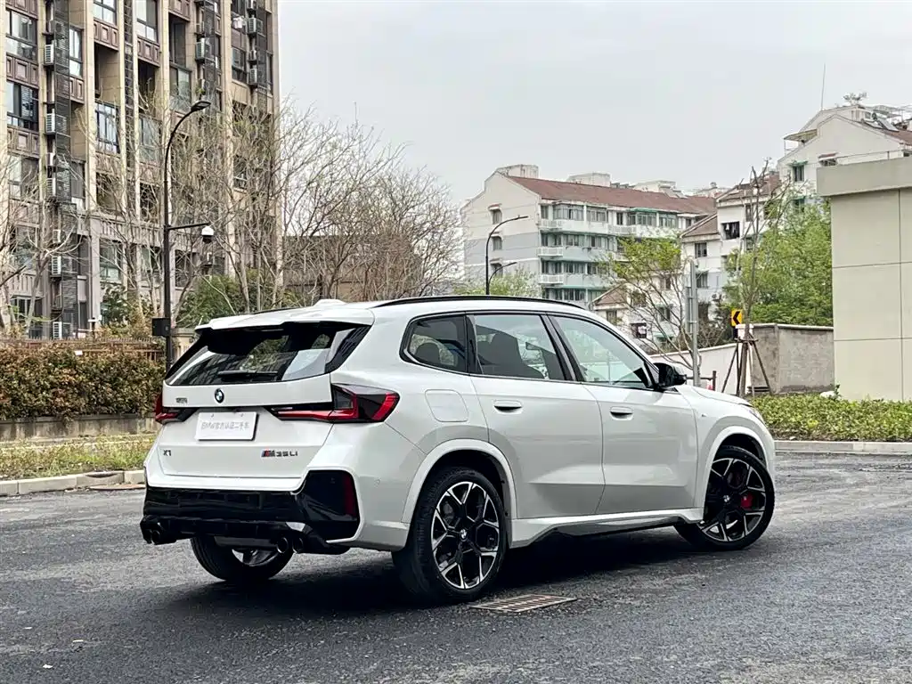 BMW X1 M35Li 2024 M35Li фото 2