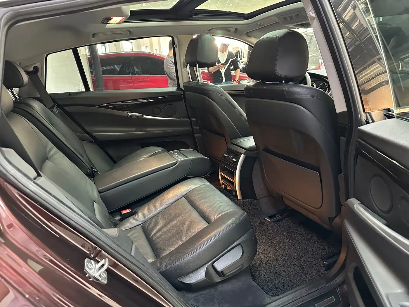 BMW 5 Series GT 2014 528i Leading фото 13