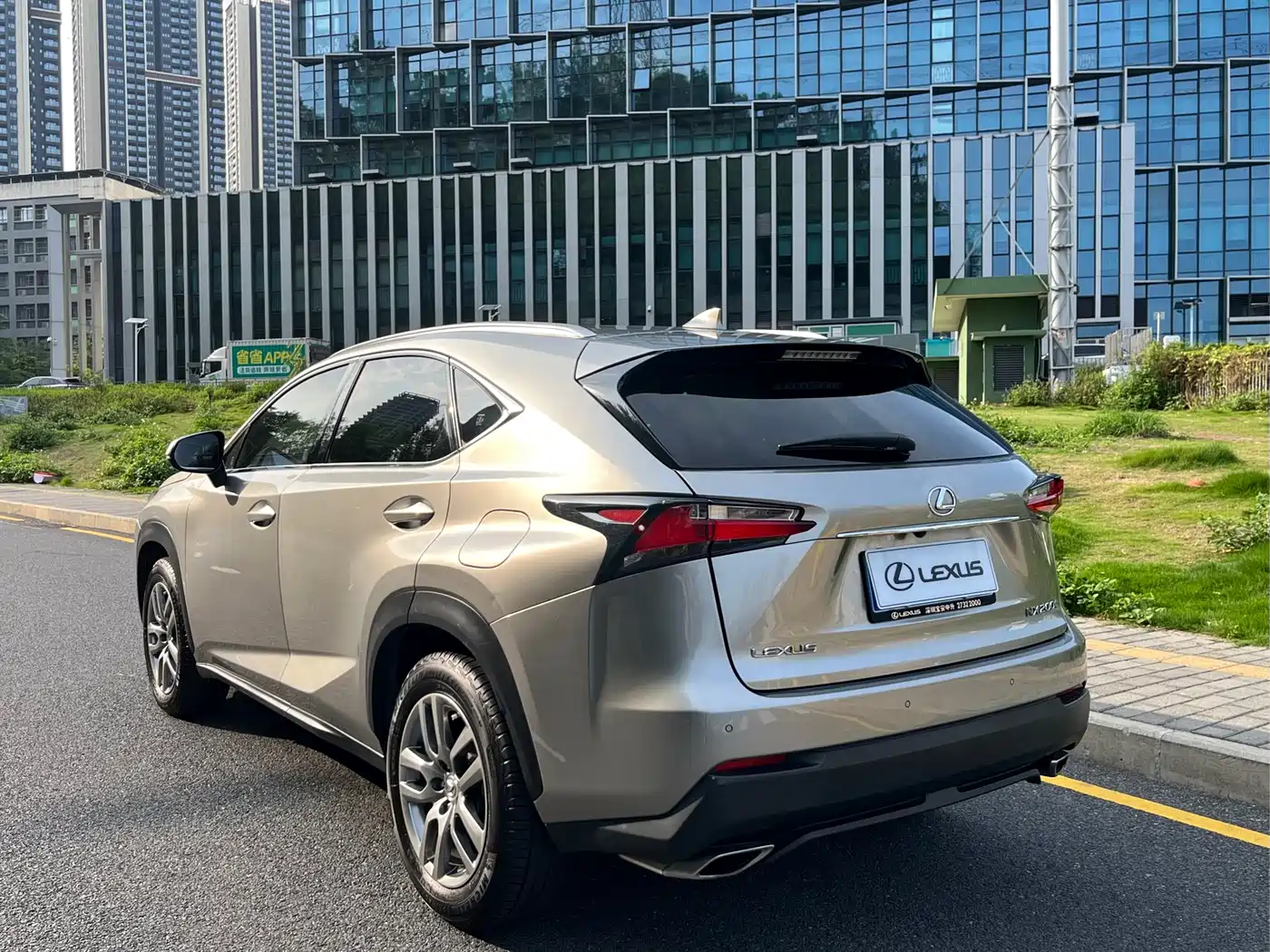 Lexus NX 2015 200t AWD F Sport фото 14