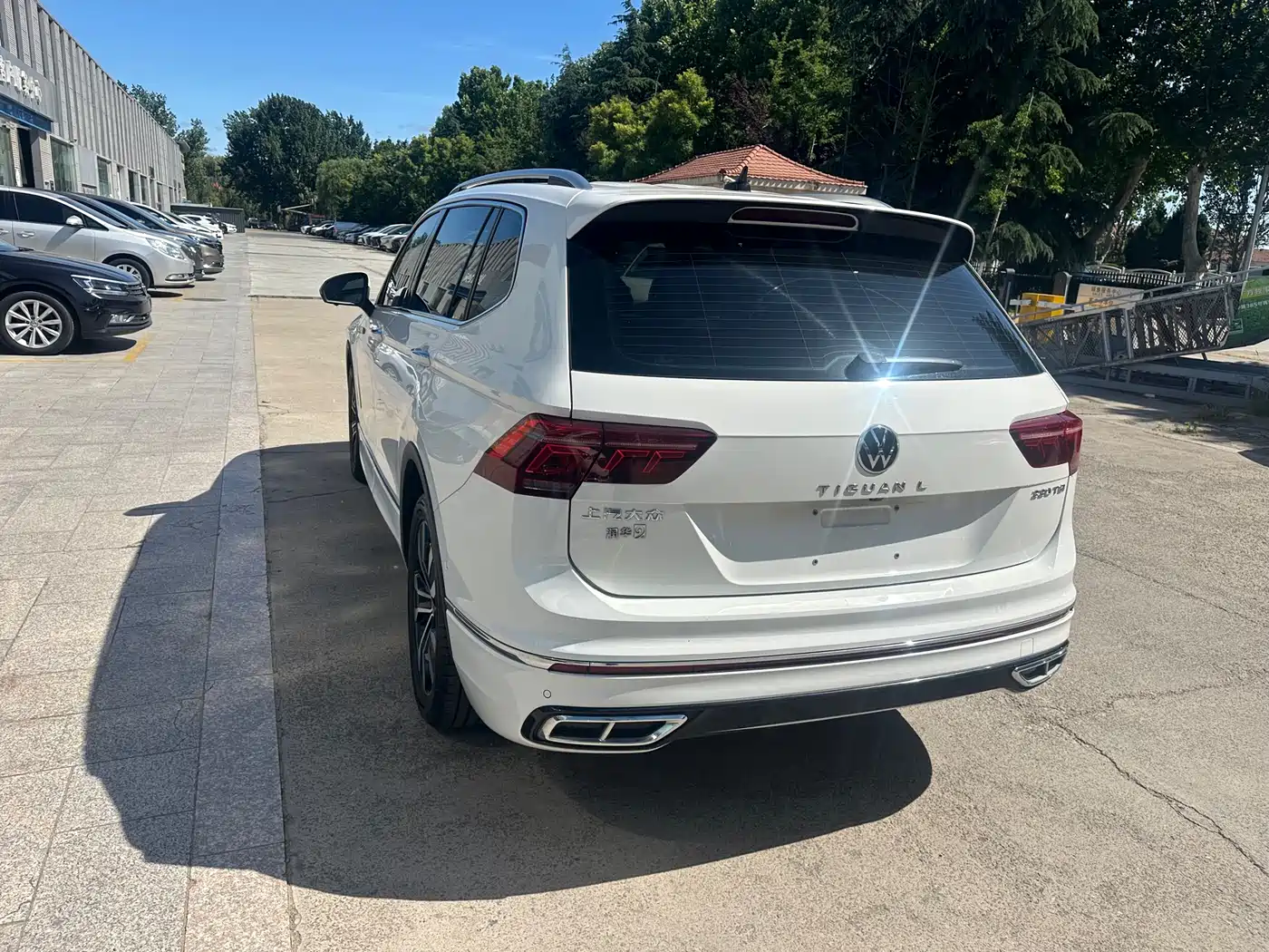 Volkswagen Tiguan L 2021 330TSI Automatic 2WD R-Line Premium фото 7
