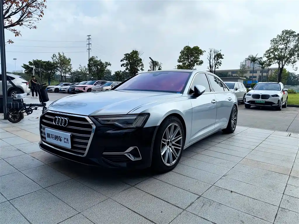 Фото 1 - Audi A6L