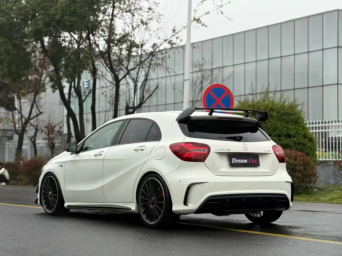 Mercedes-Benz A-Class AMG (Import) 2016 AMG A 45 4MATIC фото 7