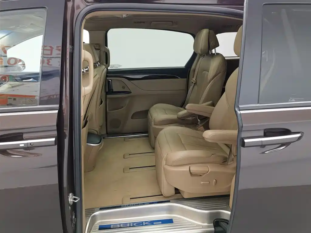 Buick GL8 2017 ES 28T Luxury China V фото 15