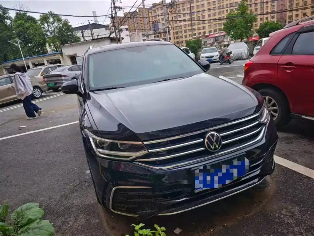 Volkswagen Tiguan L 2025 330TSI Automatic 2WD R-Line Dragon Glory Edition фото 3