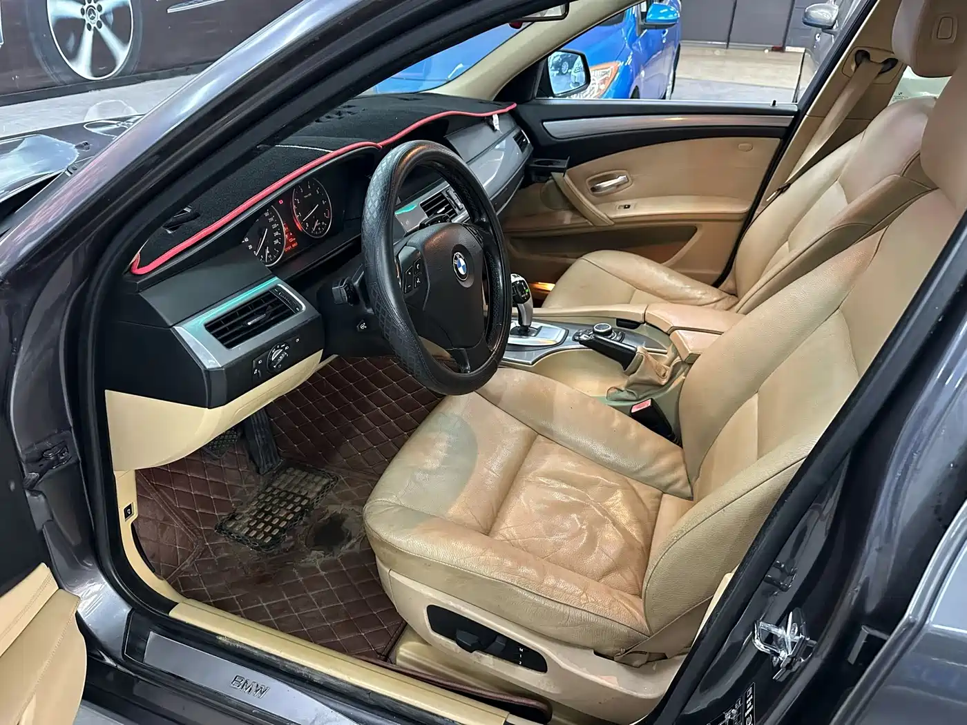 BMW 5 Series 2009 Model 523Li Premium фото 4