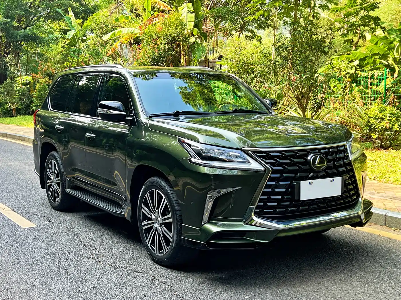Lexus LX фото 3
