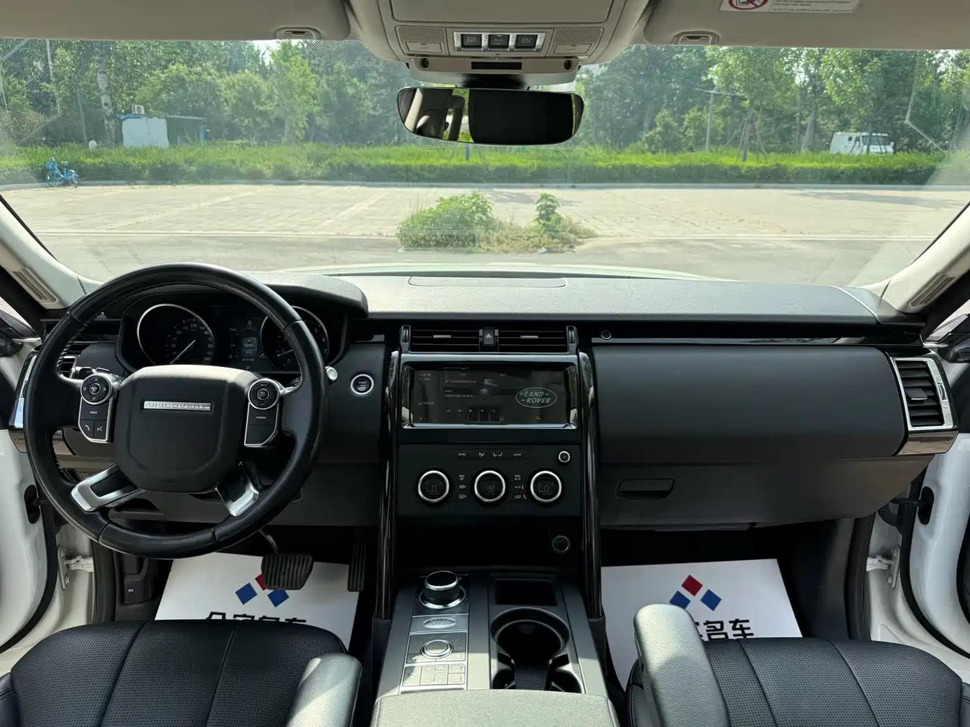 Land Rover Discovery 2018 3.0 SC V6 SE фото 8