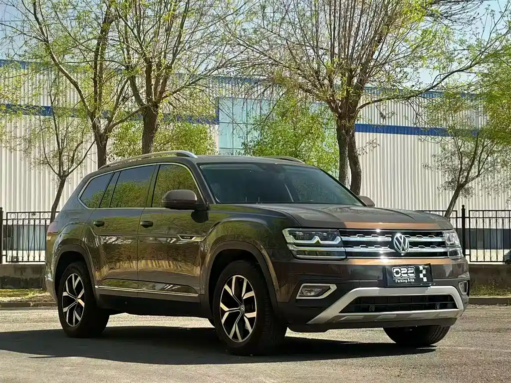 Volkswagen Teramont 2019 380TSI 4WD Luxury Edition China VI фото 3