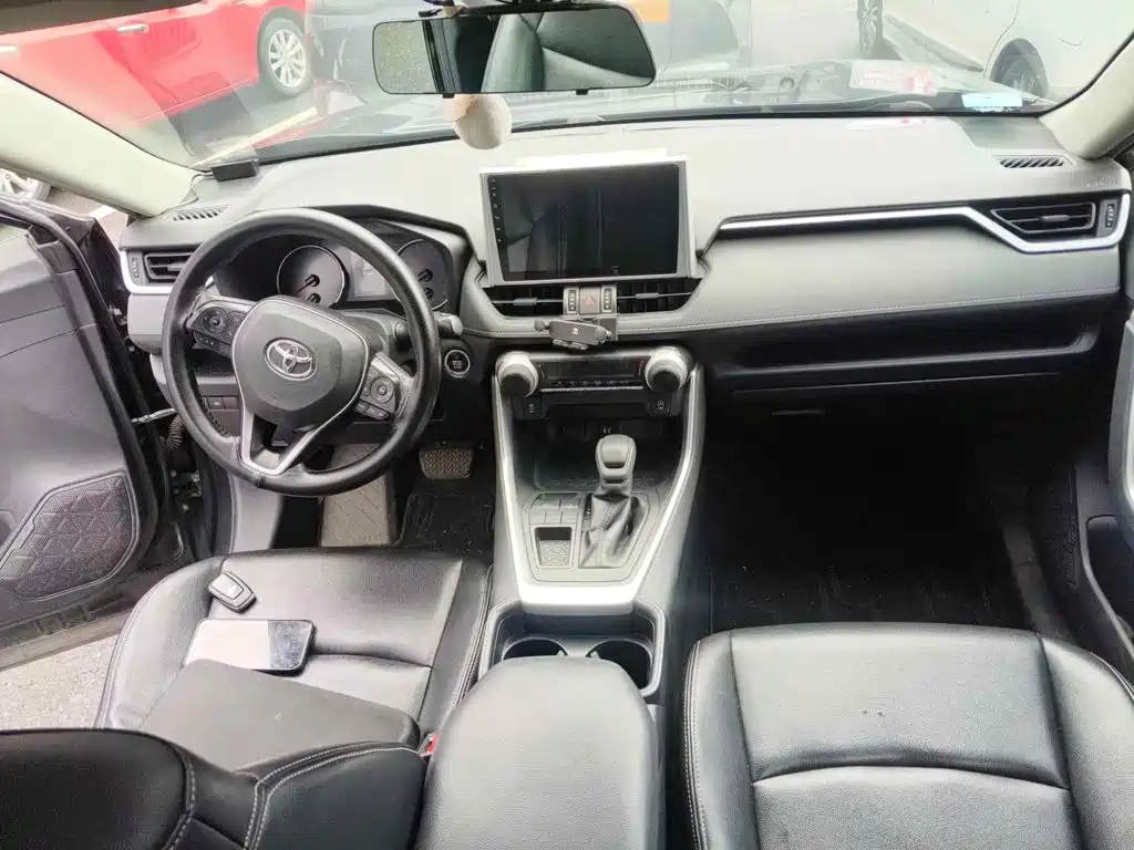 صورة 12 - Toyota RAV4 Rongfang