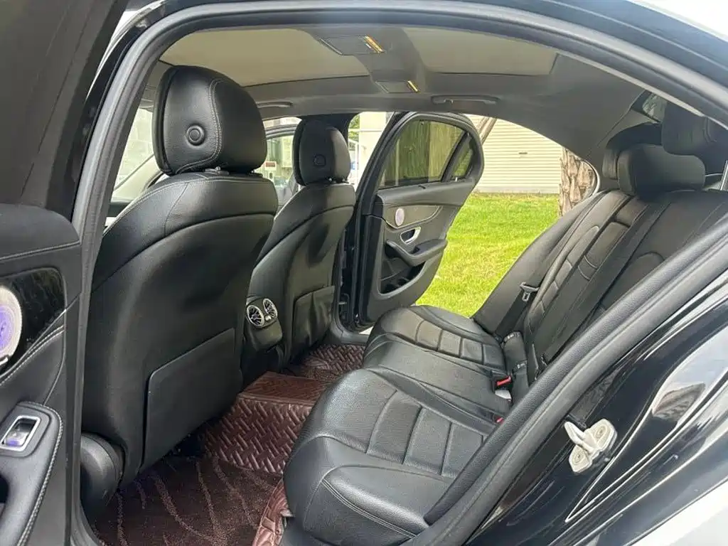 Фото 6 - Mercedes-Benz C-Class
