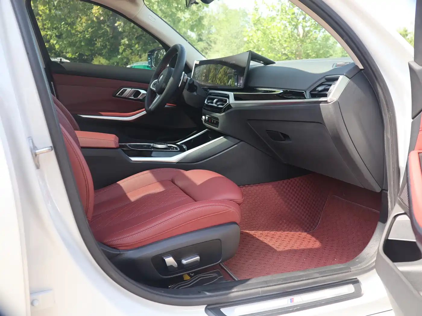 BMW 3 Series 2023 320Li M Sport Package фото 8