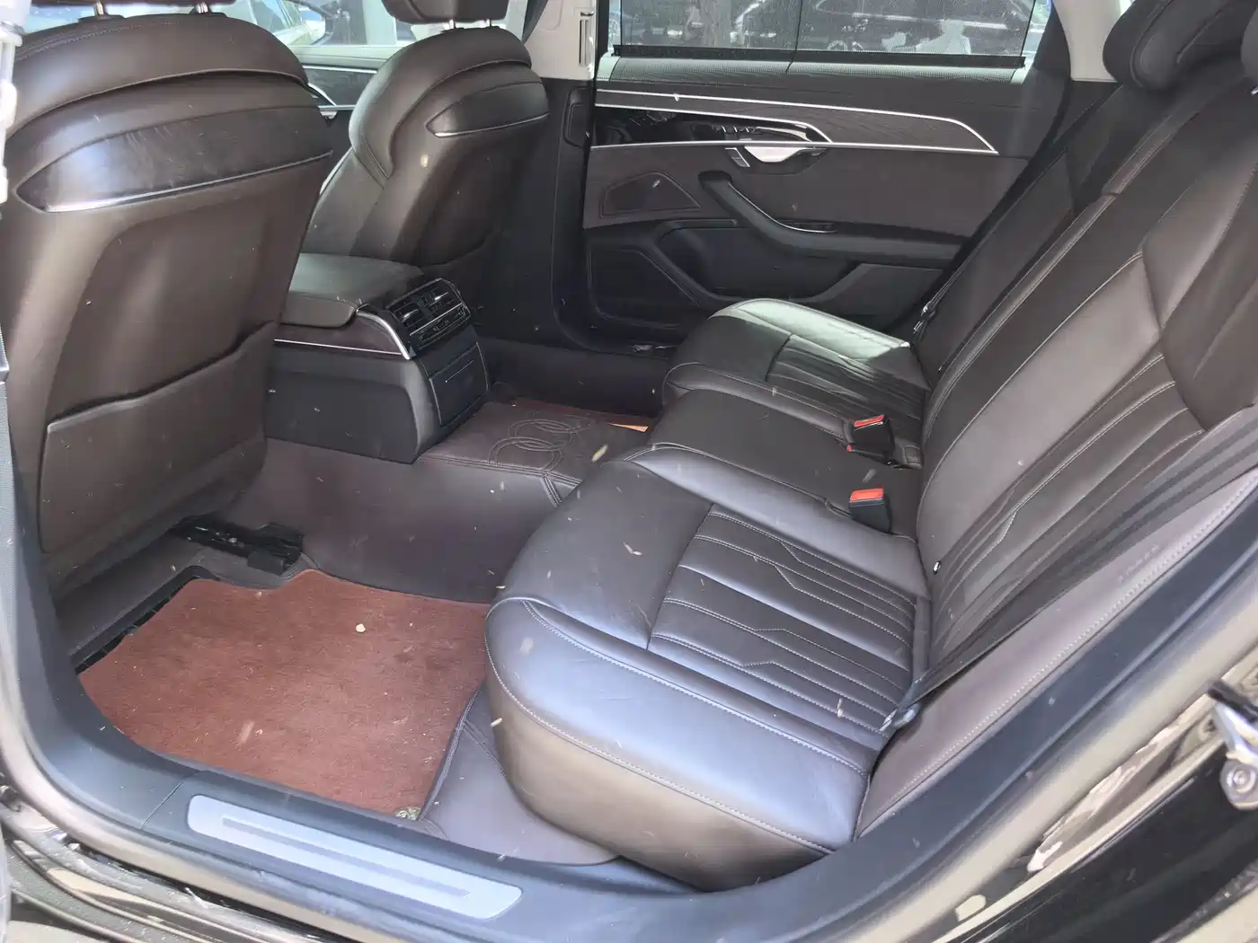 Audi A8 2023 A8L 45 TFSI quattro Luxury фото 4