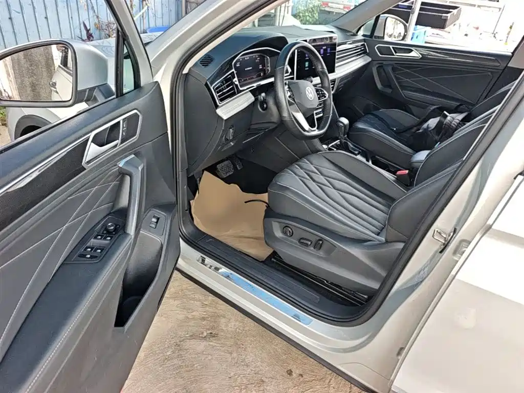 Volkswagen Tiguan L 2022 330TSI Automatic 2WD Smart Edition фото 16