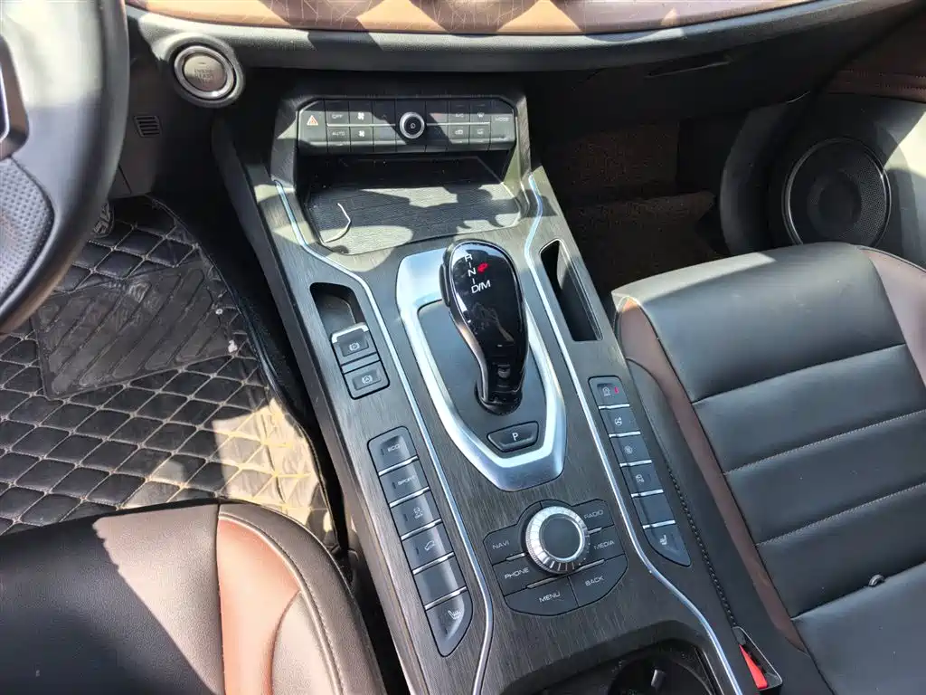 WEI PAI WEI BRAND VV5