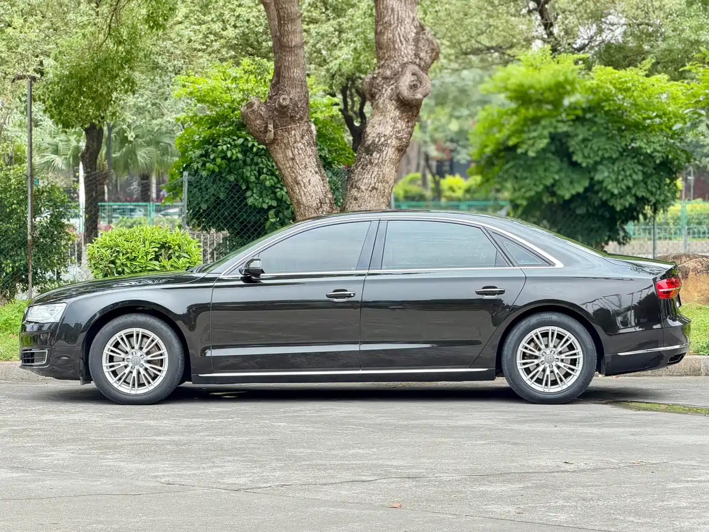 Audi A8 2014 A8L 45 TFSI quattro Comfort фото 4