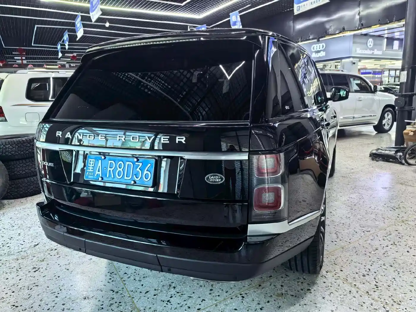 Land Rover Range Rover 2019 3.0 SCV6 Heritage Edition фото 9