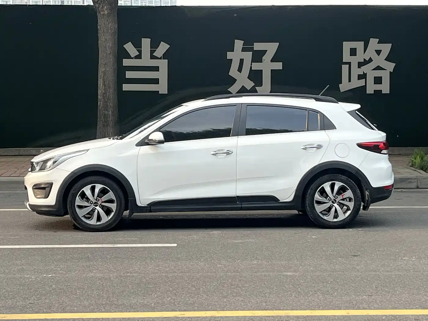 Kia KX CROSS 2017 1.4L AT GLS фото 7