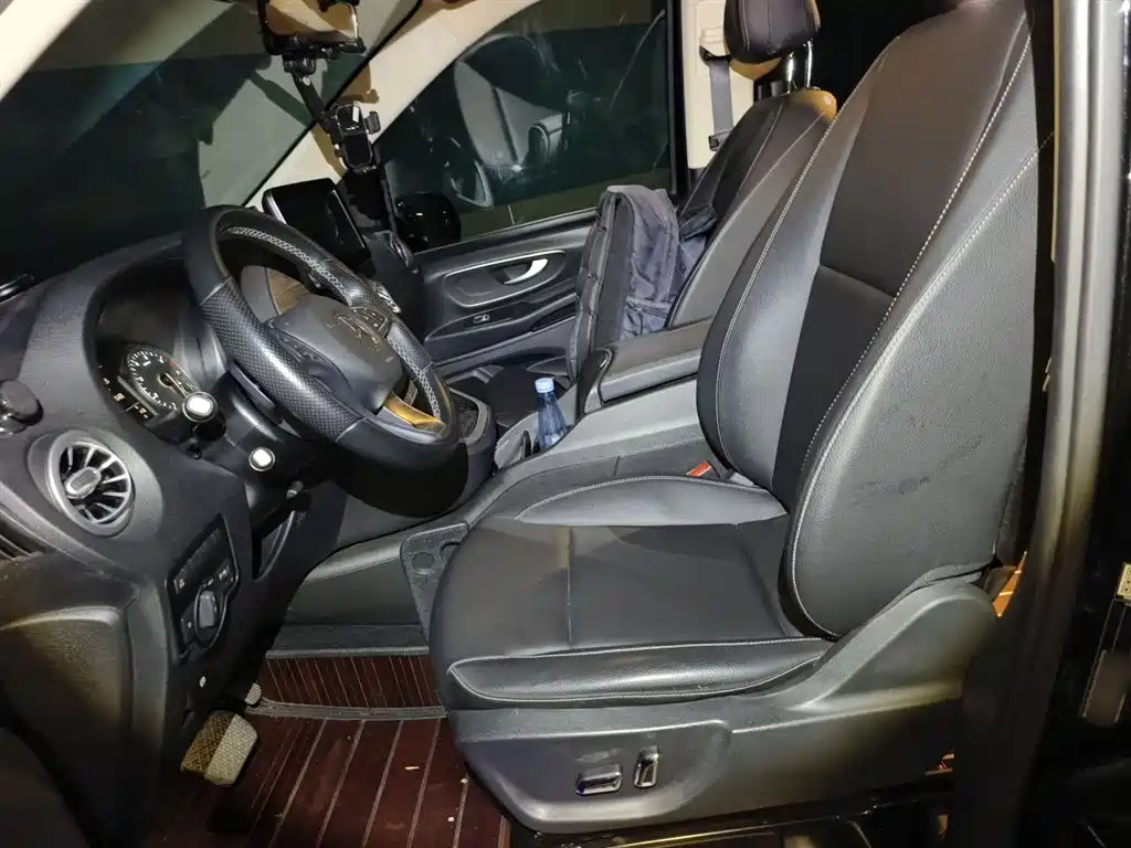 Mercedes-Benz Vito 2021 2.0T Business Edition 7-seater фото 12